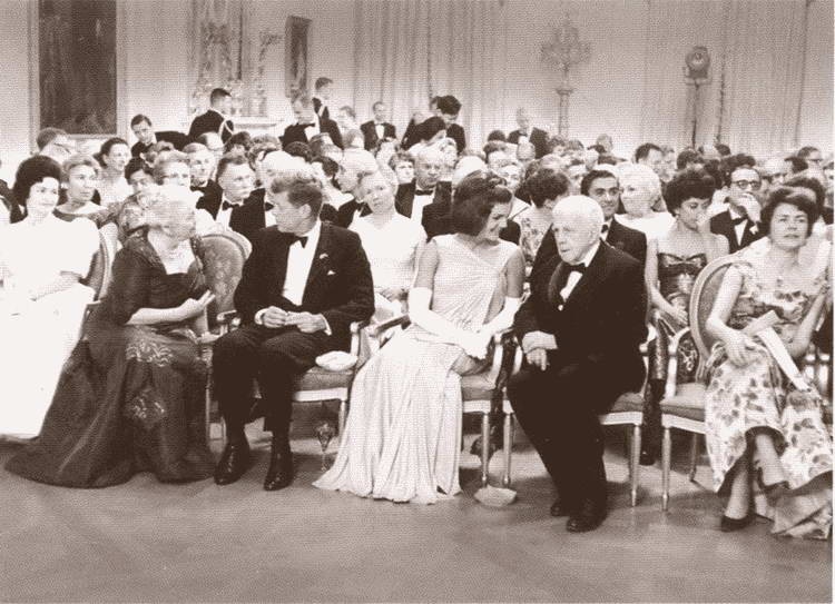 Иллюстрация к книге — Клан Кеннеди [i_053.jpg]