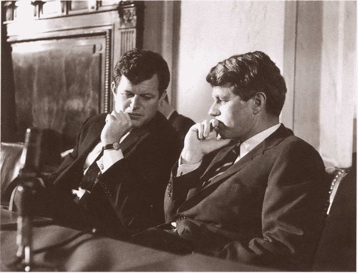 Иллюстрация к книге — Клан Кеннеди [i_069.jpg]