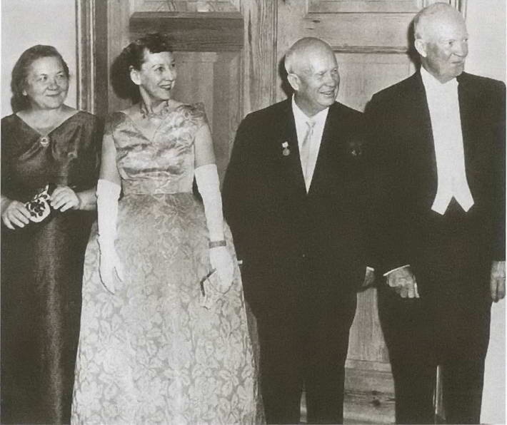 Иллюстрация к книге — Эйзенхауэр [i_042.jpg]