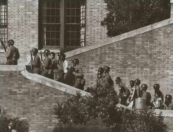 Иллюстрация к книге — Эйзенхауэр [i_049.jpg]