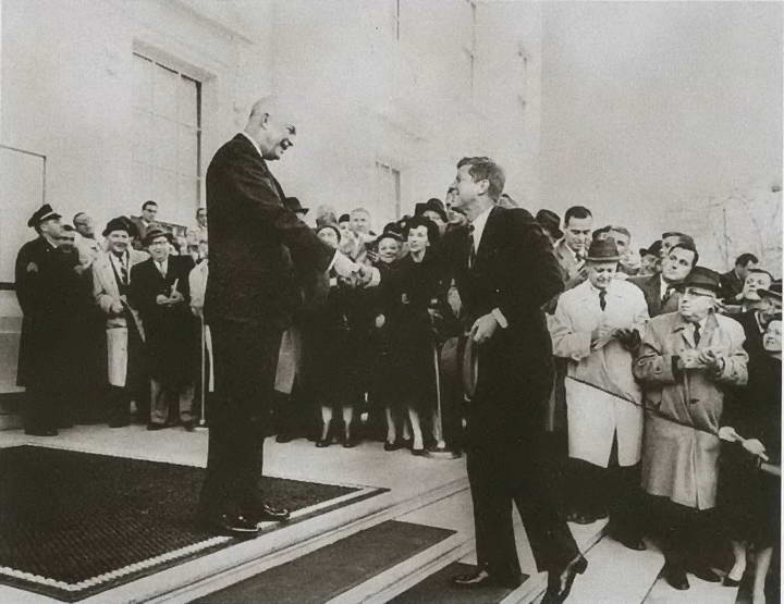 Иллюстрация к книге — Эйзенхауэр [i_054.jpg]