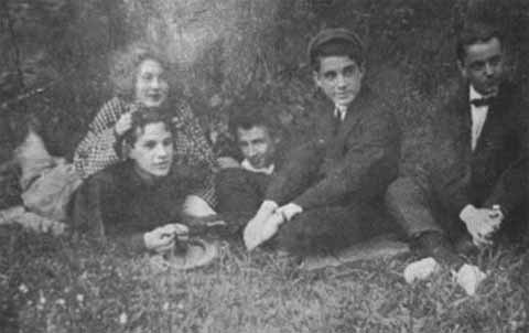 Иллюстрация к книге — Братья Старостины [i_014.jpg]