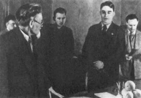 Иллюстрация к книге — Братья Старостины [i_025.jpg]