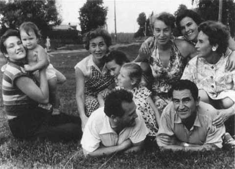 Иллюстрация к книге — Братья Старостины [i_041.jpg]