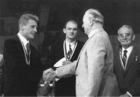 Иллюстрация к книге — Братья Старостины [i_053.jpg]