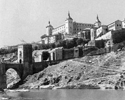 Иллюстрация к книге — Кортес [i_043.jpg]