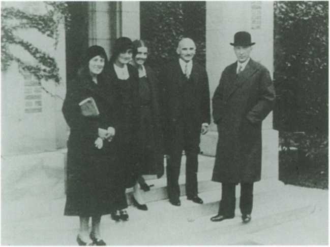 Иллюстрация к книге — Конрад Аденауэр - немец четырех эпох [i_028.jpg]