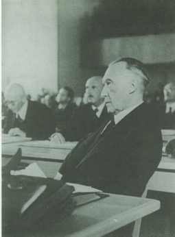 Иллюстрация к книге — Конрад Аденауэр - немец четырех эпох [i_041.jpg]