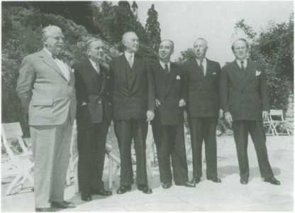 Иллюстрация к книге — Конрад Аденауэр - немец четырех эпох [i_046.jpg]