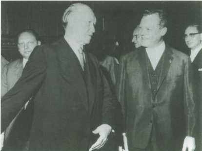 Иллюстрация к книге — Конрад Аденауэр - немец четырех эпох [i_056.jpg]