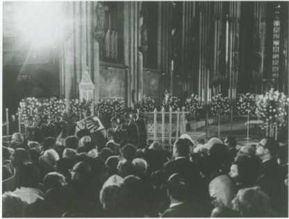 Иллюстрация к книге — Конрад Аденауэр - немец четырех эпох [i_063.jpg]