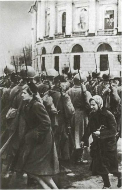 Иллюстрация к книге — Жуков. Маршал на белом коне [i_029.jpg]