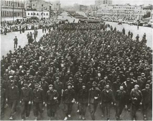 Иллюстрация к книге — Жуков. Маршал на белом коне [i_039.jpg]