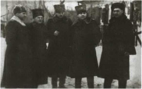 Иллюстрация к книге — Жуков. Маршал на белом коне [i_042.jpg]