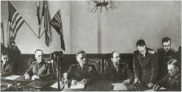 Иллюстрация к книге — Жуков. Маршал на белом коне [i_045.jpg]