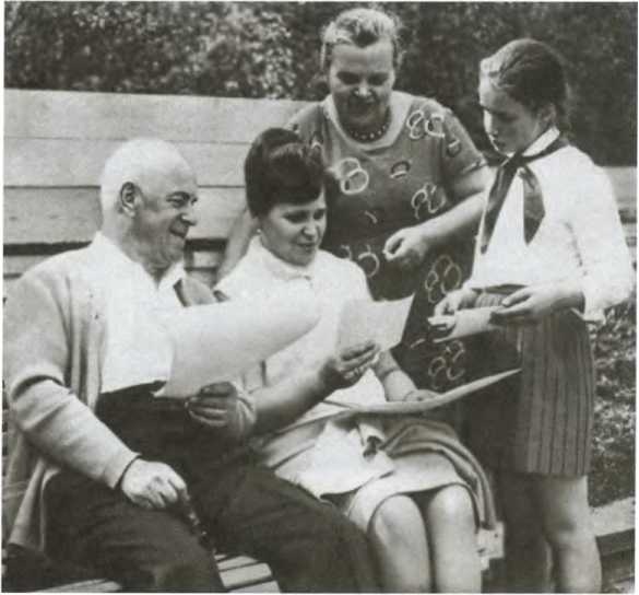 Иллюстрация к книге — Жуков. Маршал на белом коне [i_055.jpg]