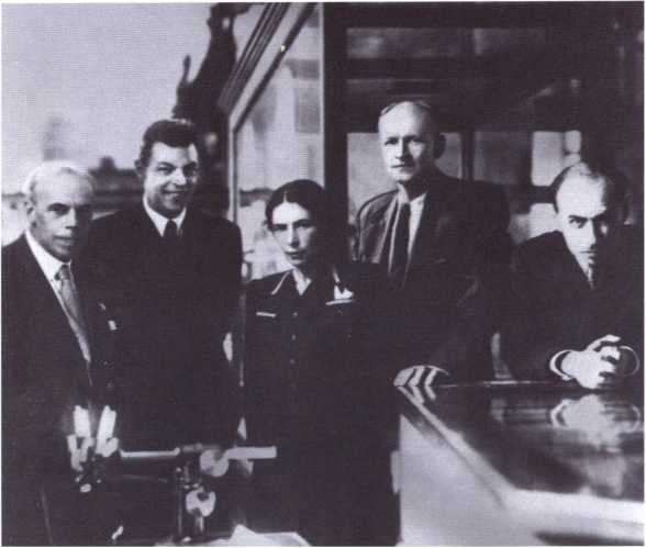 Иллюстрация к книге — Иван Ефремов [i_030.jpg]