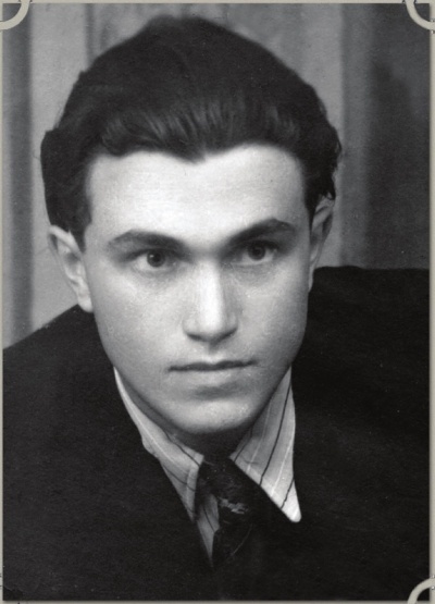 Иллюстрация к книге — Василий Аксенов - одинокий бегун на длинные дистанции [i_006.jpg]