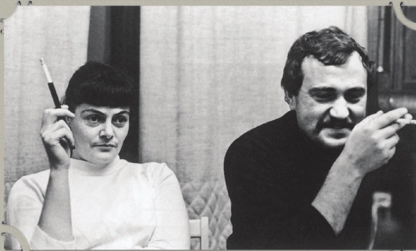 Иллюстрация к книге — Василий Аксенов - одинокий бегун на длинные дистанции [i_017.jpg]