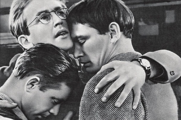 Иллюстрация к книге — Василий Аксенов - одинокий бегун на длинные дистанции [i_020.jpg]