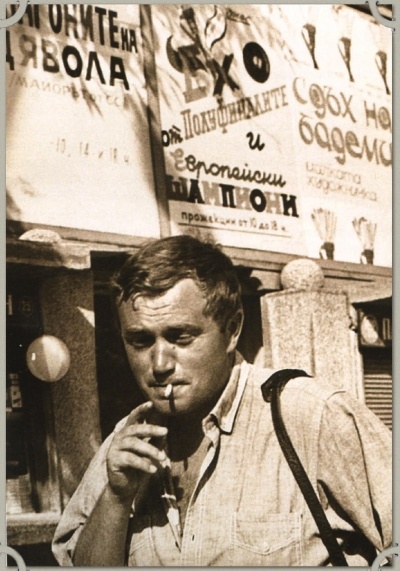 Иллюстрация к книге — Василий Аксенов - одинокий бегун на длинные дистанции [i_034.jpg]