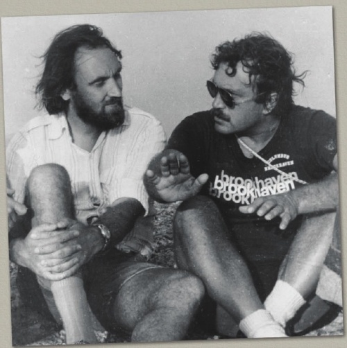 Иллюстрация к книге — Василий Аксенов - одинокий бегун на длинные дистанции [i_038.jpg]