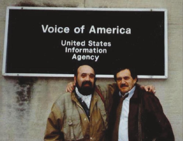 Иллюстрация к книге — Василий Аксенов - одинокий бегун на длинные дистанции [i_066.jpg]