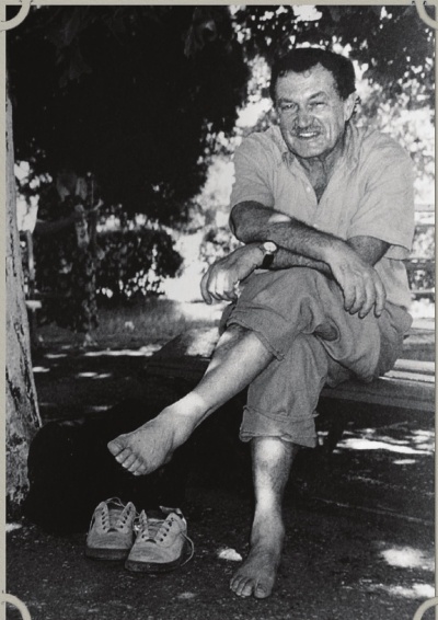 Иллюстрация к книге — Василий Аксенов - одинокий бегун на длинные дистанции [i_091.jpg]