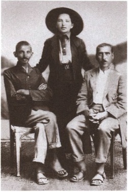 Иллюстрация к книге — Махатма Ганди [i_014.jpg]