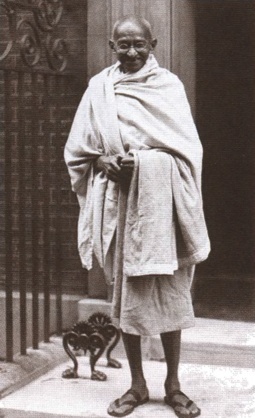 Иллюстрация к книге — Махатма Ганди [i_026.jpg]