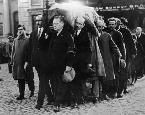 Иллюстрация к книге — Вопросительные знаки в &quot;Царском деле&quot; [_49.jpg]