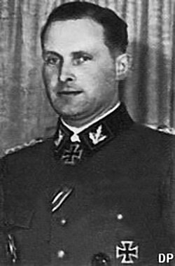 Иллюстрация к книге — Командиры "Лейбштандарта" [i_015.jpg]