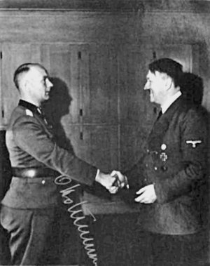 Иллюстрация к книге — Командиры "Лейбштандарта" [i_019.jpg]