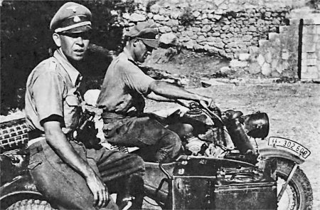 Иллюстрация к книге — Командиры "Лейбштандарта" [i_033.jpg]