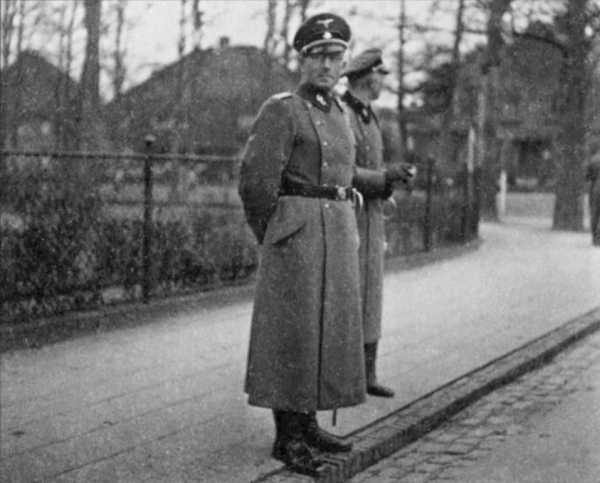 Иллюстрация к книге — Командиры элитных частей СС [i006.jpg]