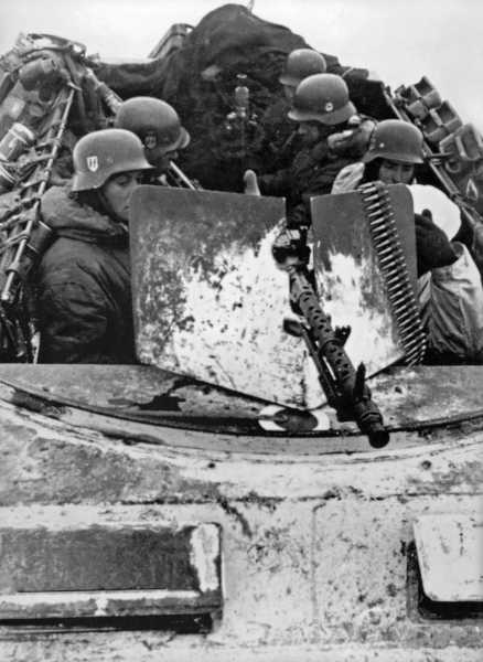 Иллюстрация к книге — Командиры элитных частей СС [i017.jpg]