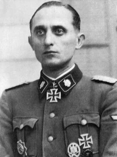 Иллюстрация к книге — Командиры элитных частей СС [i028.jpg]