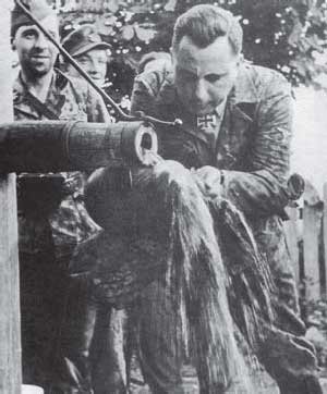 Иллюстрация к книге — Командиры национальных формирований СС [i_040.jpg]