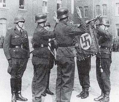 Иллюстрация к книге — Командиры национальных формирований СС [i_044.jpg]