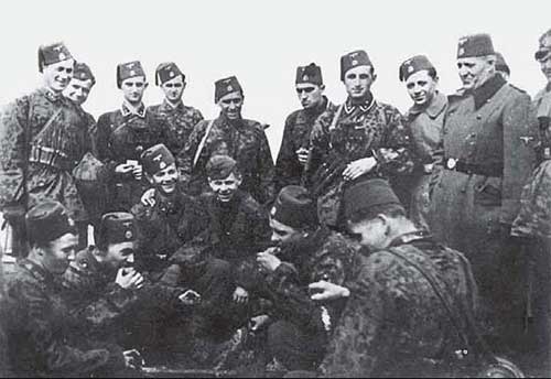 Иллюстрация к книге — Командиры национальных формирований СС [i_070.jpg]