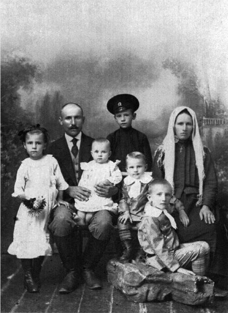 Иллюстрация к книге — Руденко. Генеральный прокурор СССР [i_144.jpg]