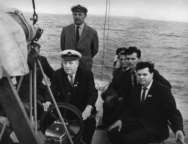 Иллюстрация к книге — Руденко. Генеральный прокурор СССР [i_196.jpg]