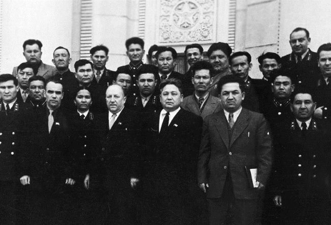 Иллюстрация к книге — Руденко. Генеральный прокурор СССР [i_202.jpg]