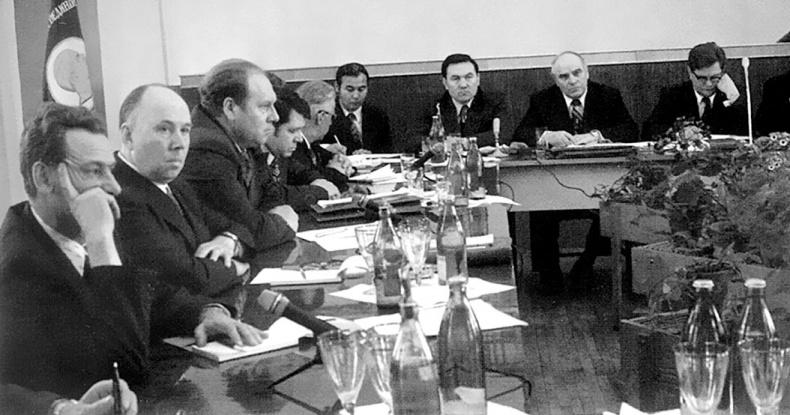 Иллюстрация к книге — Имя, ставшее эпохой. Нурсултан Назарбаев: новое прочтение биографии [i_038.jpg]