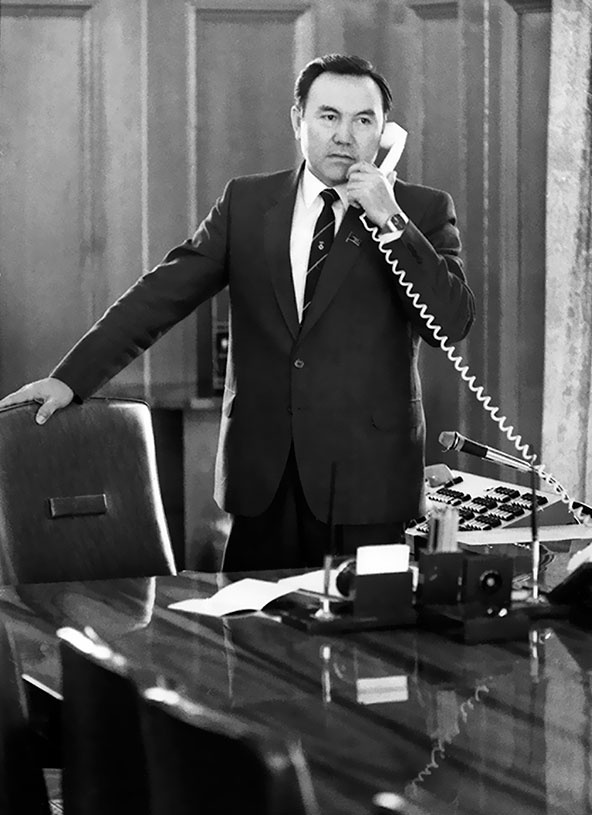 Иллюстрация к книге — Имя, ставшее эпохой. Нурсултан Назарбаев: новое прочтение биографии [i_039.jpg]