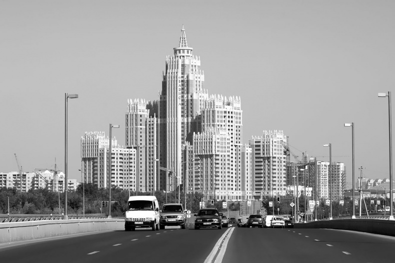 Иллюстрация к книге — Имя, ставшее эпохой. Нурсултан Назарбаев: новое прочтение биографии [i_066.jpg]