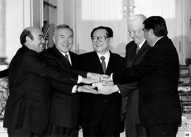 Иллюстрация к книге — Имя, ставшее эпохой. Нурсултан Назарбаев: новое прочтение биографии [i_079.jpg]