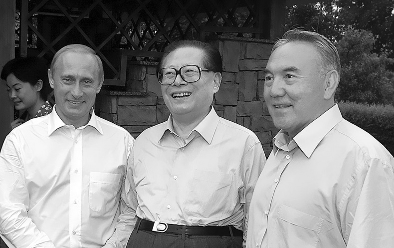 Иллюстрация к книге — Имя, ставшее эпохой. Нурсултан Назарбаев: новое прочтение биографии [i_080.jpg]