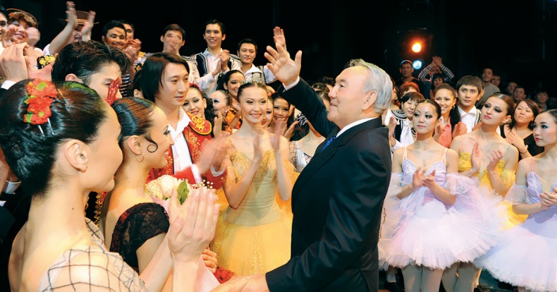 Иллюстрация к книге — Имя, ставшее эпохой. Нурсултан Назарбаев: новое прочтение биографии [i_115.jpg]