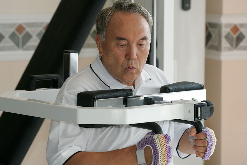 Иллюстрация к книге — Имя, ставшее эпохой. Нурсултан Назарбаев: новое прочтение биографии [i_170.jpg]